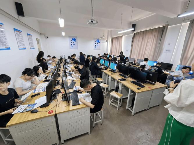 重載聚力，智啟未來 解碼全球領先重載AGV企業的硬核實力與智慧工廠藍圖